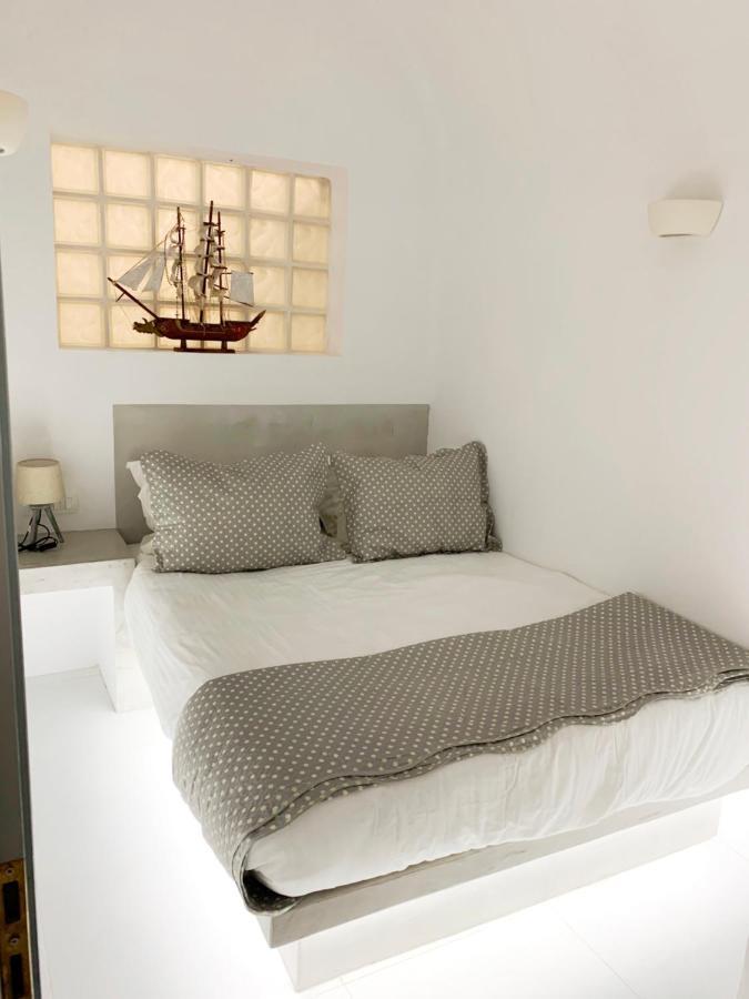 Poli Cave House Santorini Villa Fira  Exterior photo